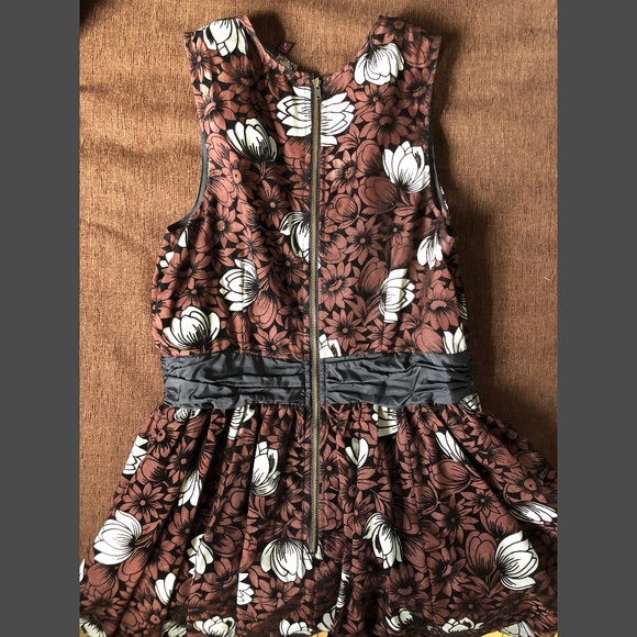 Sleeveless Silk Flocked Party Dress - Picture 2 of 6